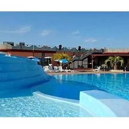 Charming In With Shared Pool And Parking Rossano