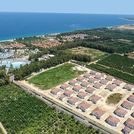 Apartman Charming In With Shared Pool And Parking