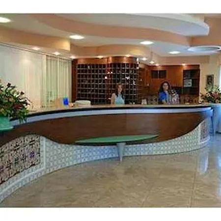 Charming In With Shared Pool And Parking Rossano